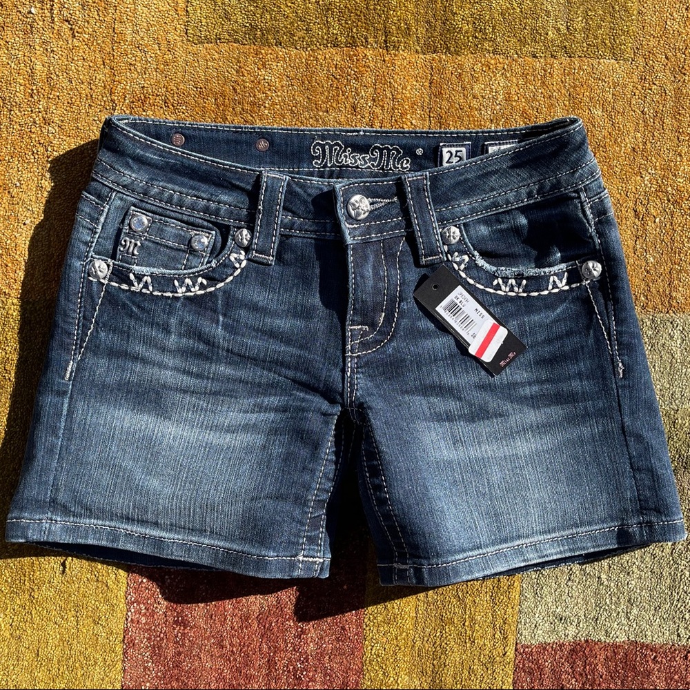 Women Miss Me Jean Shorts Size: 25